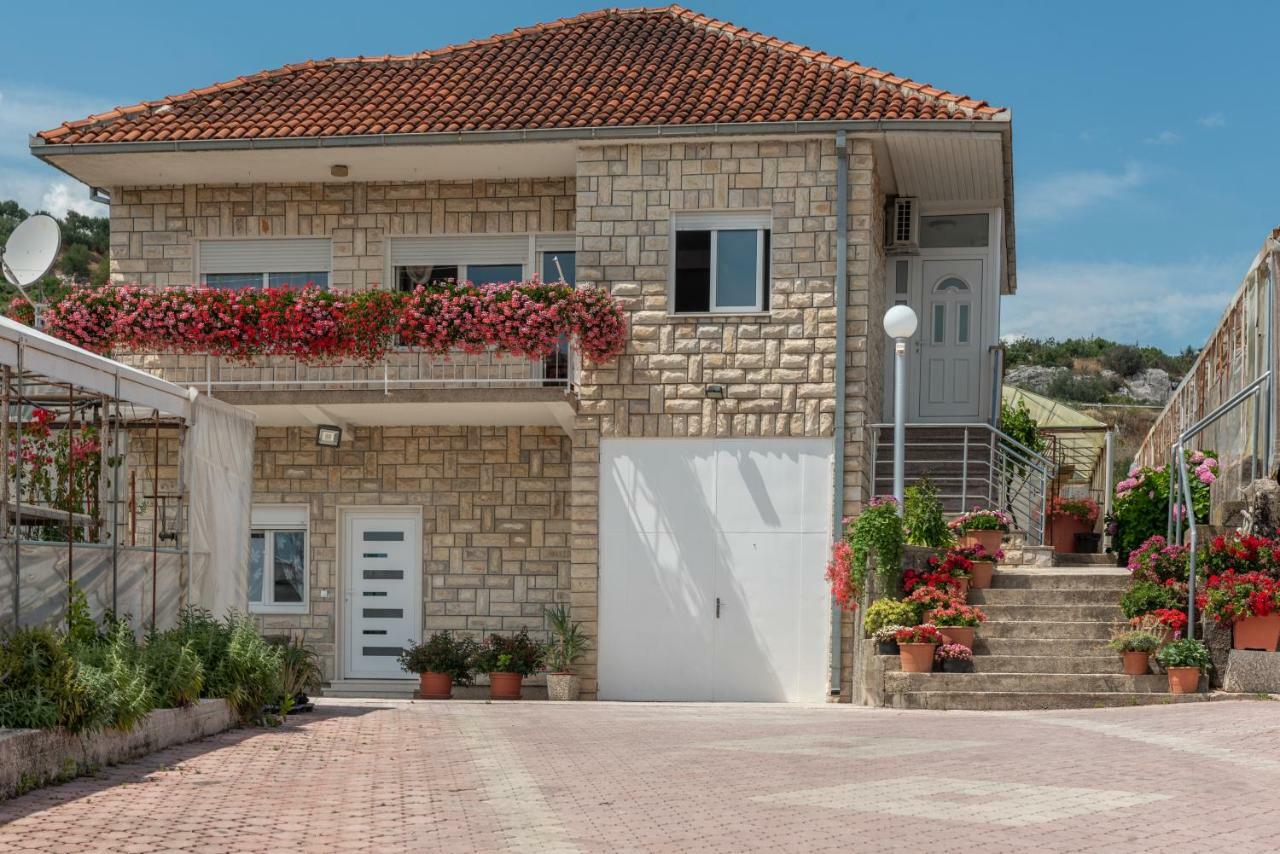 Apartment Matea Trogir Exterior photo